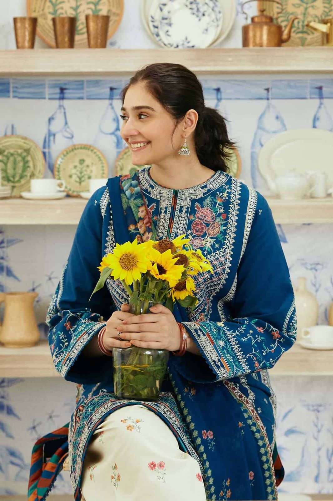 Zara Shahjahan Embroidered Dhanak 3pc with Whool Shawal-08