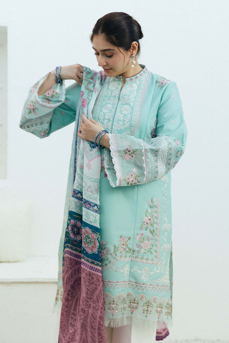 Zara Shahjahan Embroidered Dhanak 3pc with Whool Shawal-09